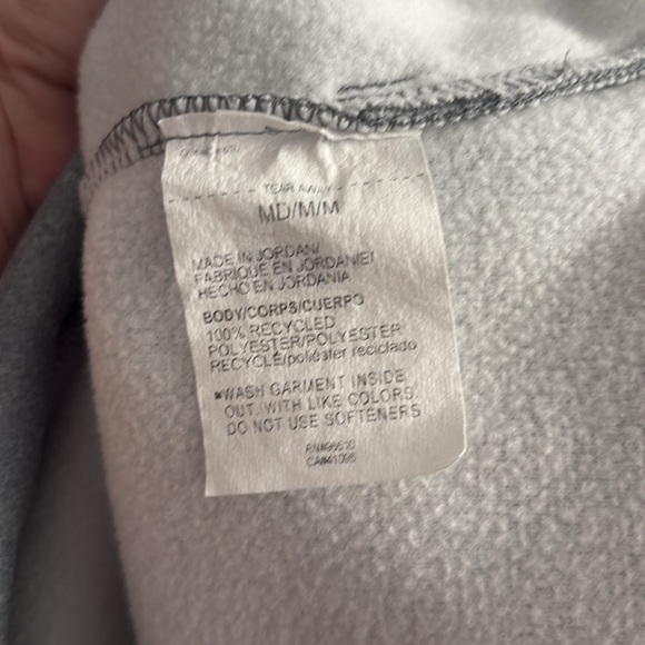 UNDER ARMOUR Gray w/ Purple Logo Hoodie Size Medium NWT!!! - Picture 9 of 9